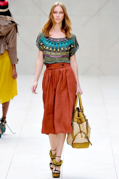 Look 12